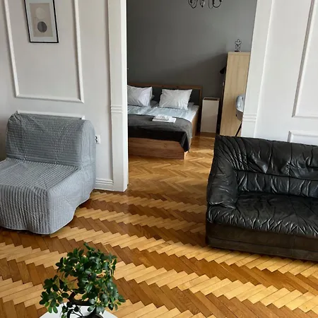 Large Apartment Next To Main Station - 85 M2-2